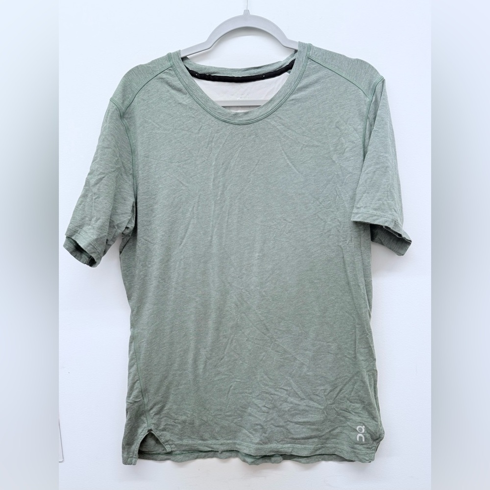 On Cloud Men’s Green Athletic Shirt w/ Zip Pocket Sz L w/Stash Pocket
